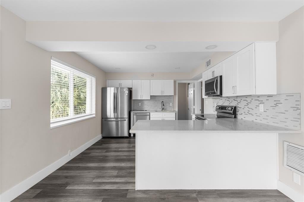 2182 Northeast 5th Circle - Photo 7 of 32