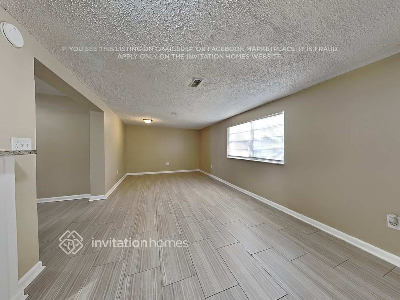 8261 Greenleaf Cir - Photo 3 of 20