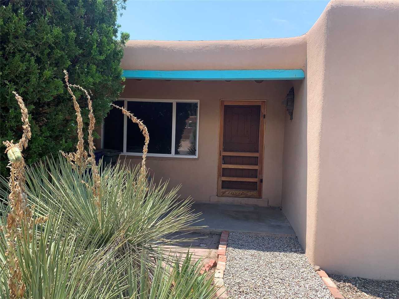 412 Cortez Pl - Photo 2 of 32