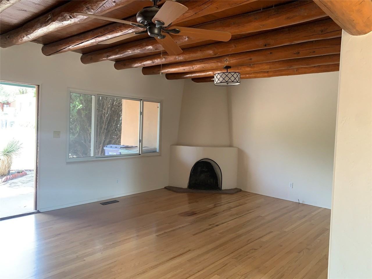 412 Cortez Pl - Photo 4 of 32