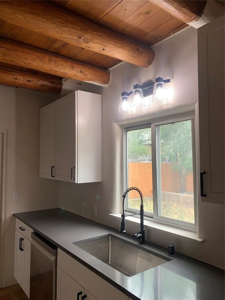 412 Cortez Pl - Photo 5 of 32