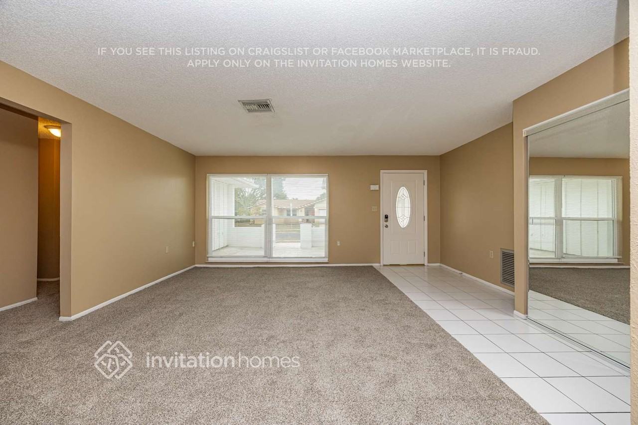 7023 Bramblewood Dr - Photo 3 of 17