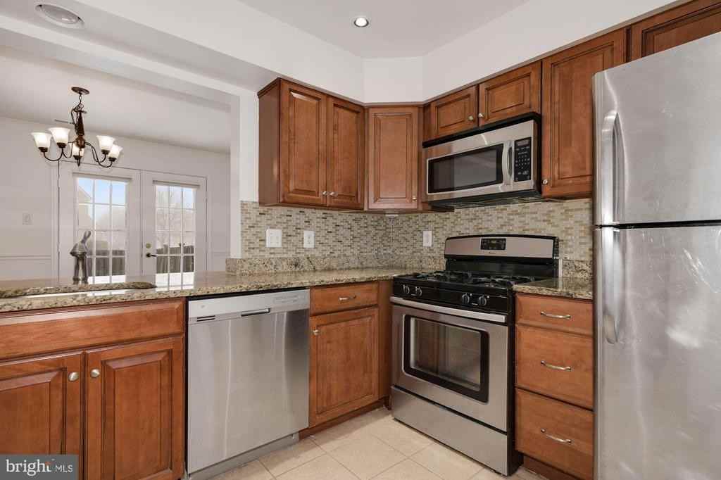 305 Sequoia Drive - Photo 4 of 17