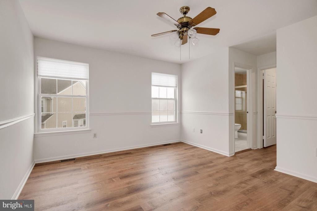 305 Sequoia Drive - Photo 6 of 17