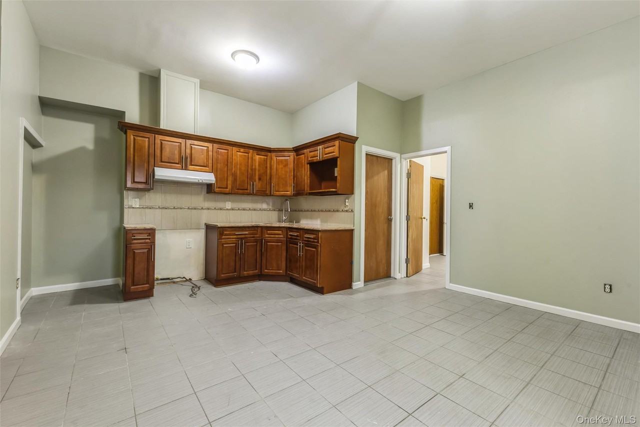 90 Sutter Avenue ##1 - Photo 5 of 14