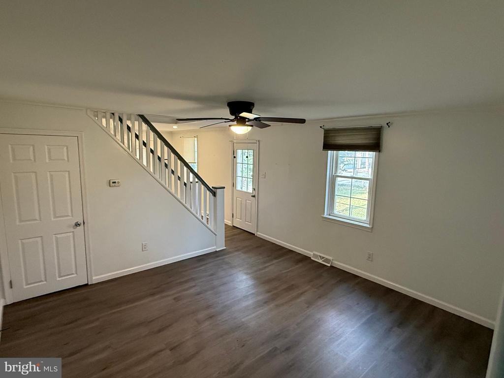 51 White Street - Photo 3 of 9