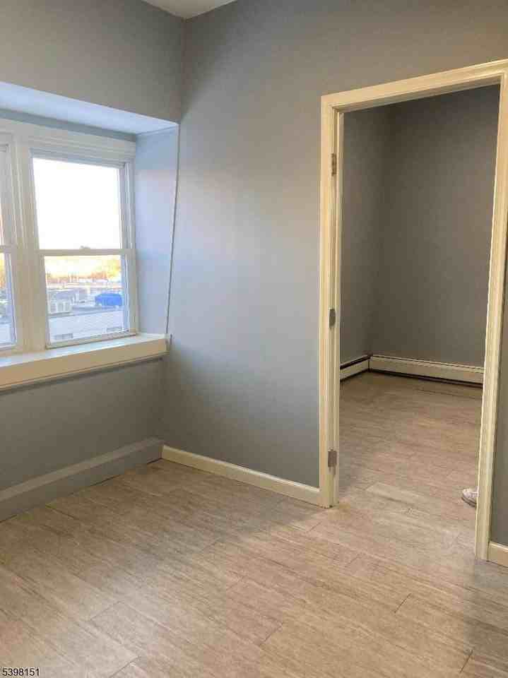 133 Gregory Avenue - Photo 7 of 8