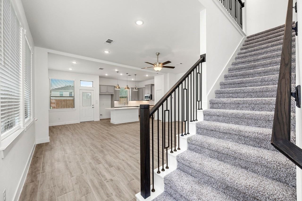 7818 Starfish Arbor Dr - Photo 4 of 30