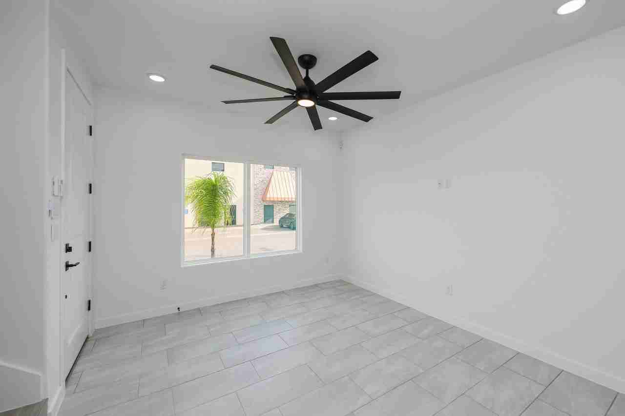 8218 Casa Verde Rd - Photo 5 of 39