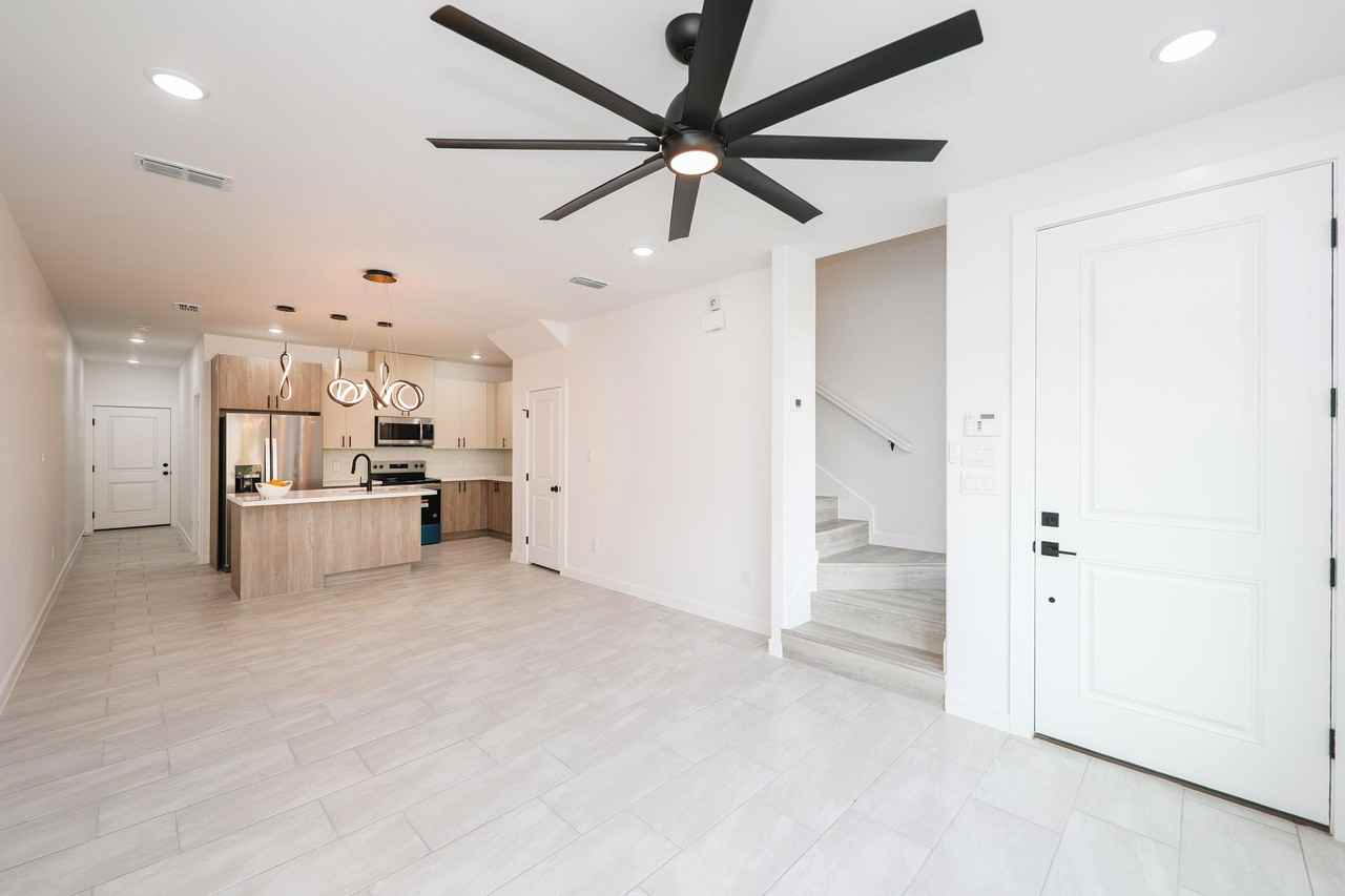 8218 Casa Verde Rd - Photo 6 of 39