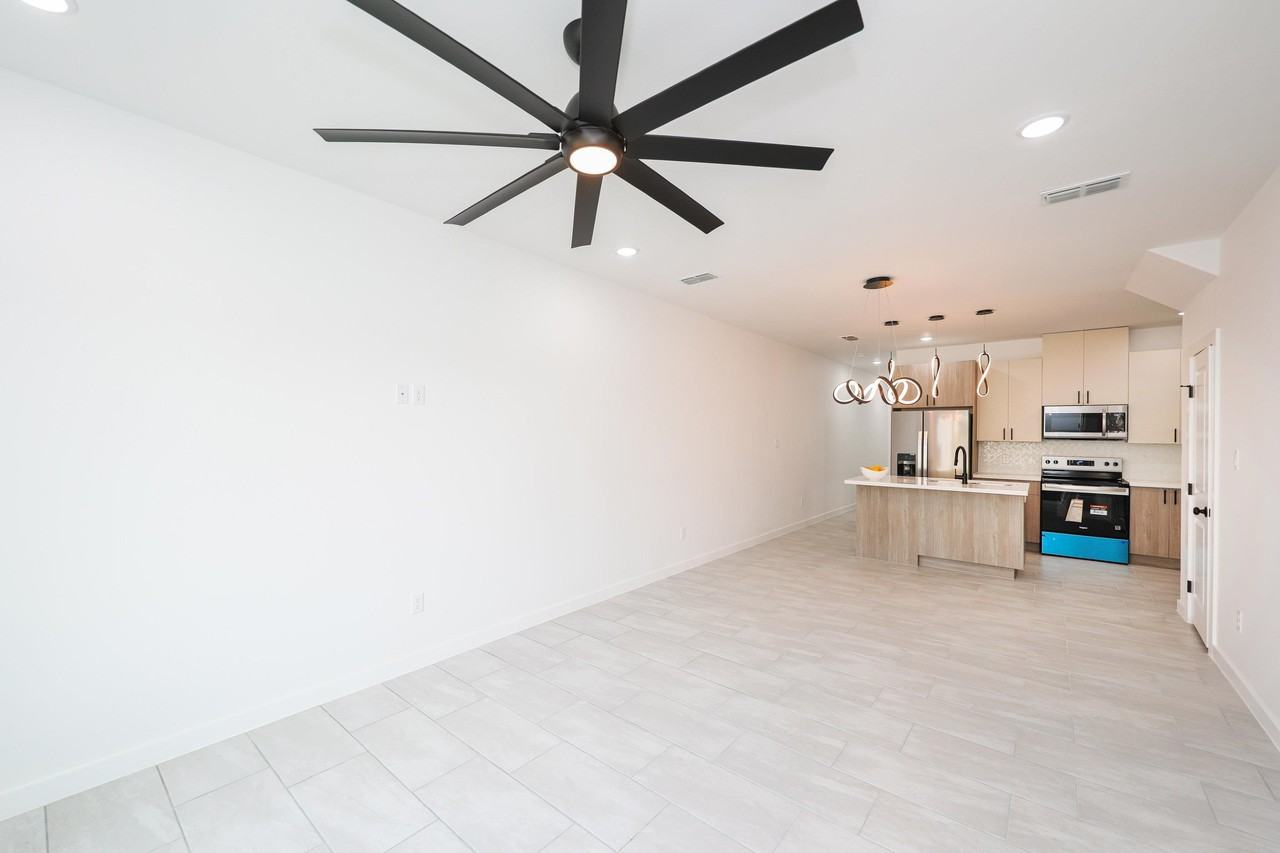 8218 Casa Verde Rd - Photo 7 of 39