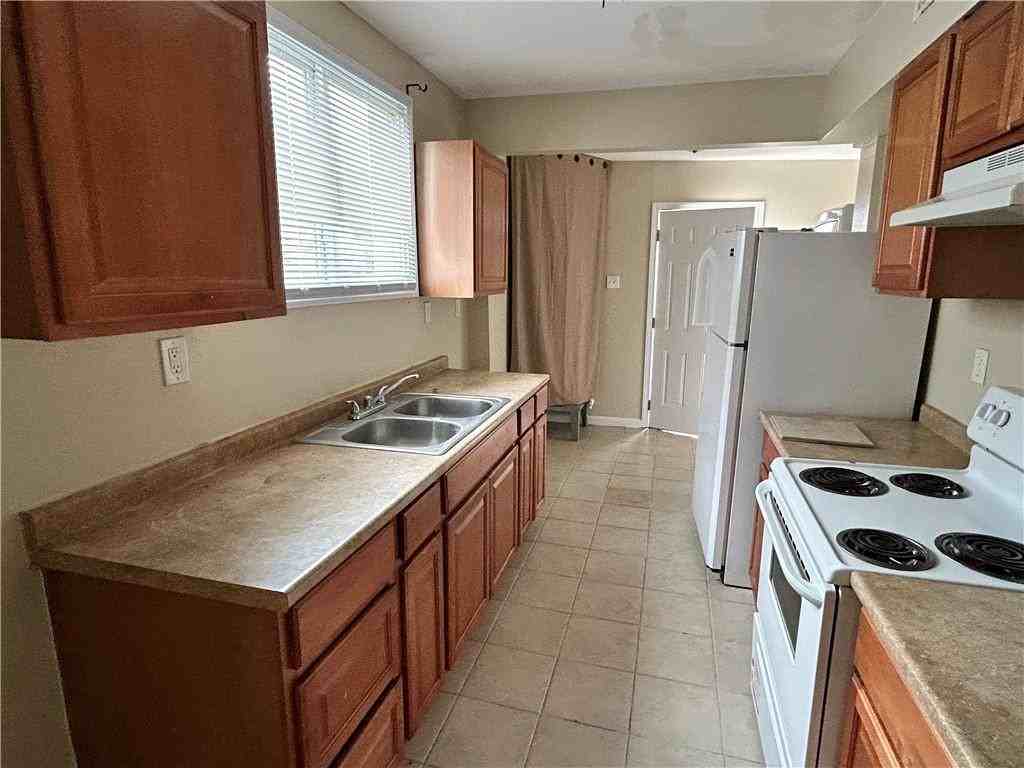 6027 Mandeville Street - Photo 3 of 7