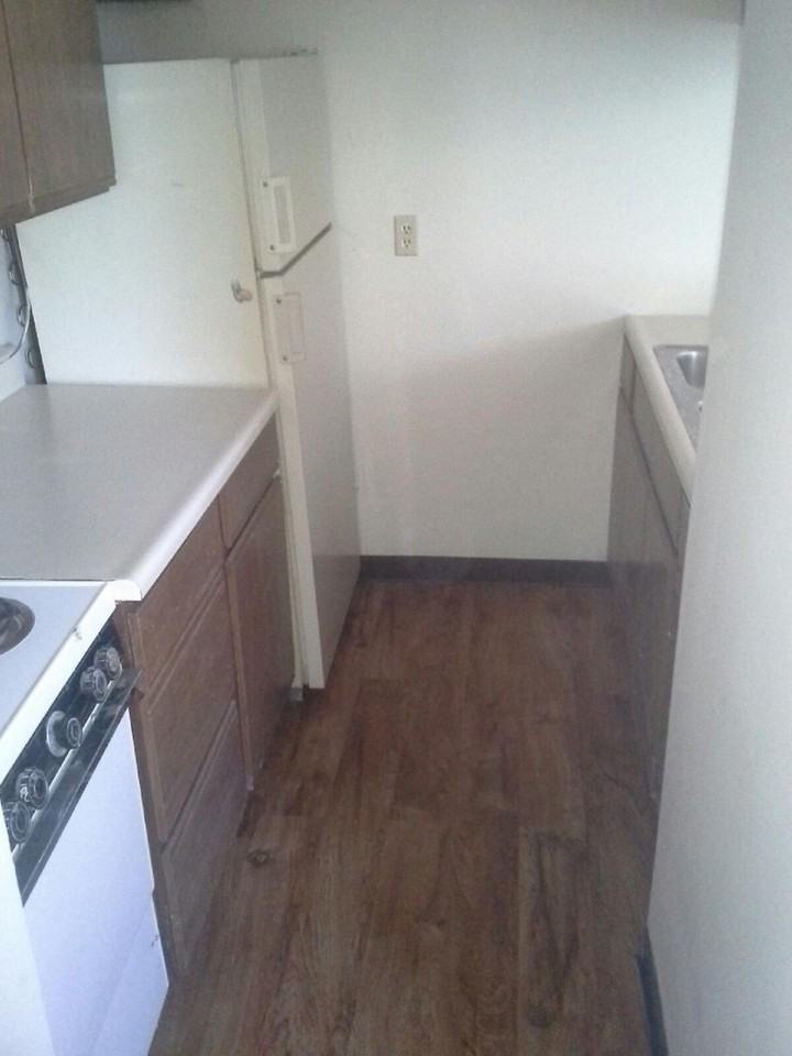 204 W Main St - Photo 2 of 7