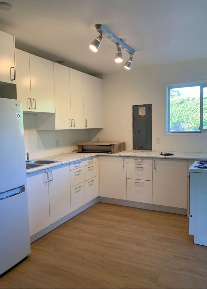 1483 Tolmie Place - Photo 2 of 7