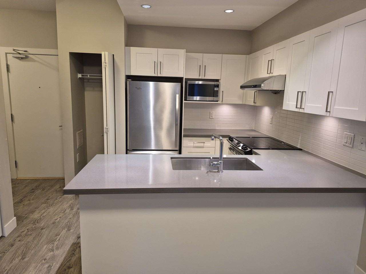 963 Charland Avenue - Photo 3 of 13