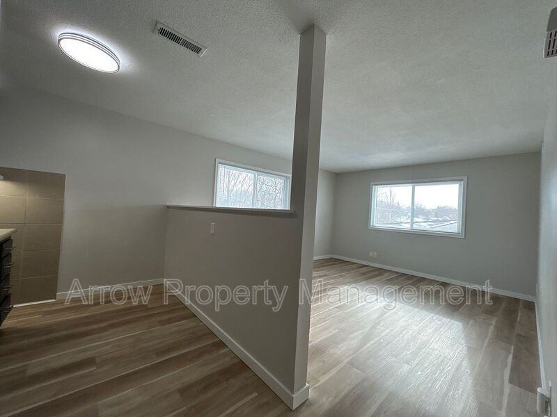 2119 Arbor St - Photo 2 of 6