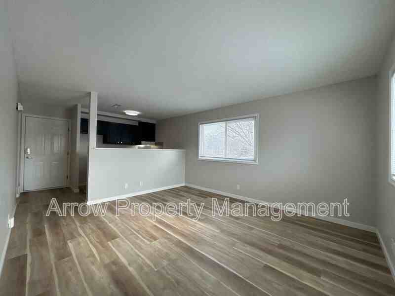 2119 Arbor St - Photo 3 of 6