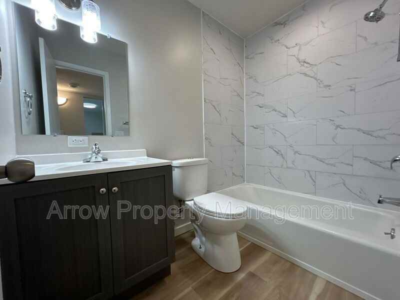 2119 Arbor St - Photo 4 of 6