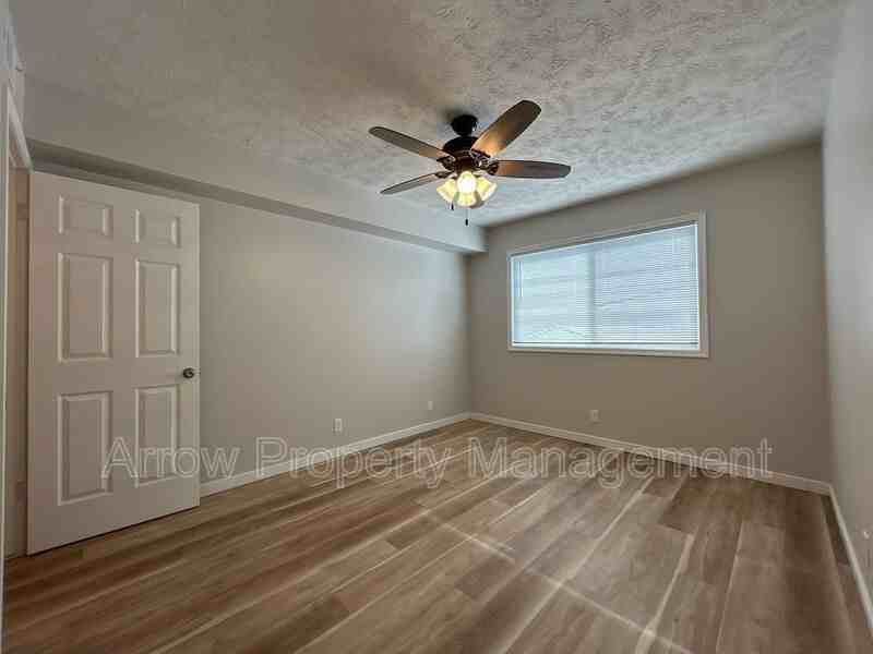 2119 Arbor St - Photo 5 of 6