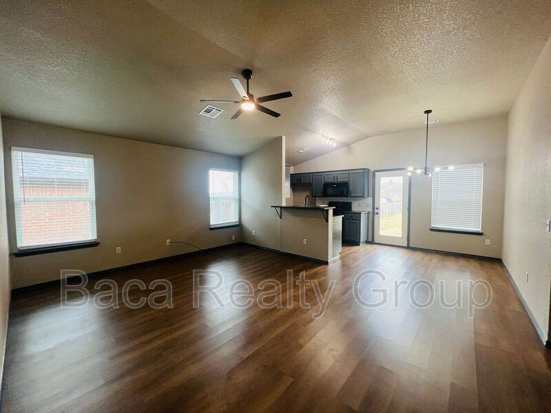 2005 East View Drive - Photo 2 of 17