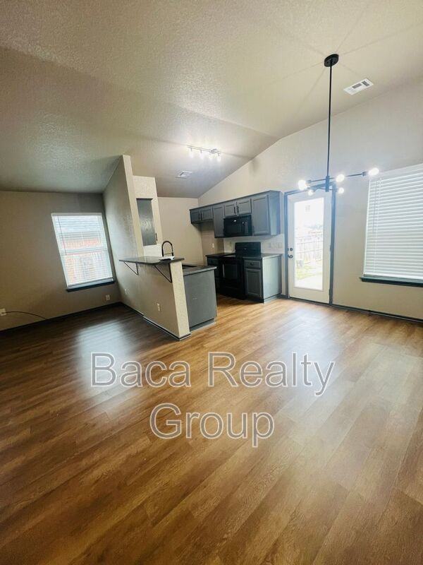 2005 East View Drive - Photo 3 of 17