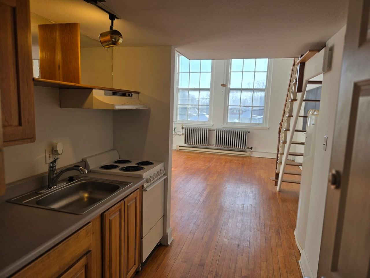 Agency Apartments - Photo 2 of 16