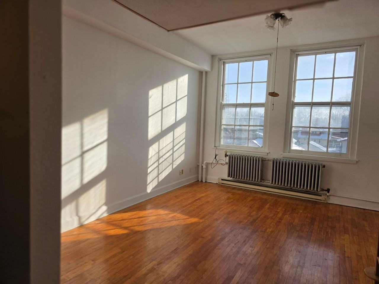 Agency Apartments - Photo 4 of 16