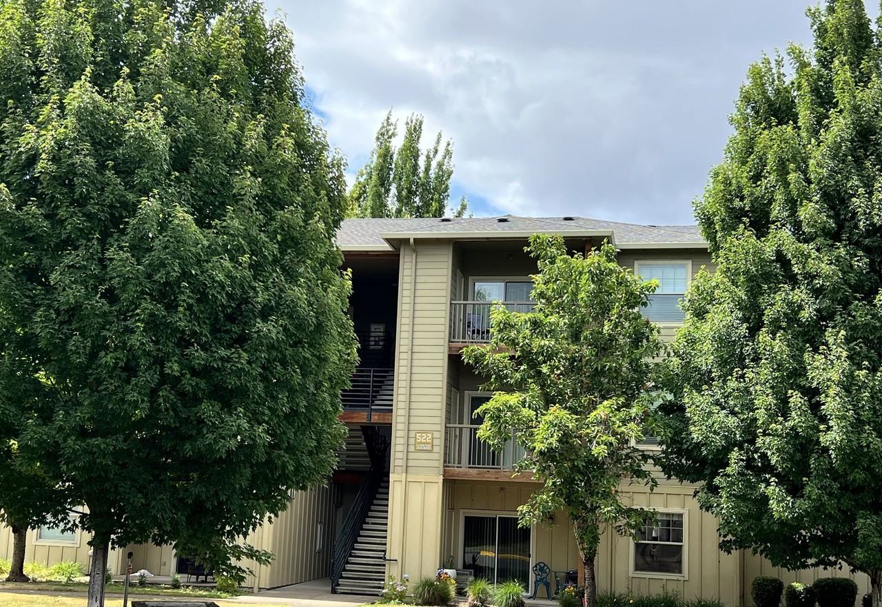 Catron Apartments - Photo 3 of 14