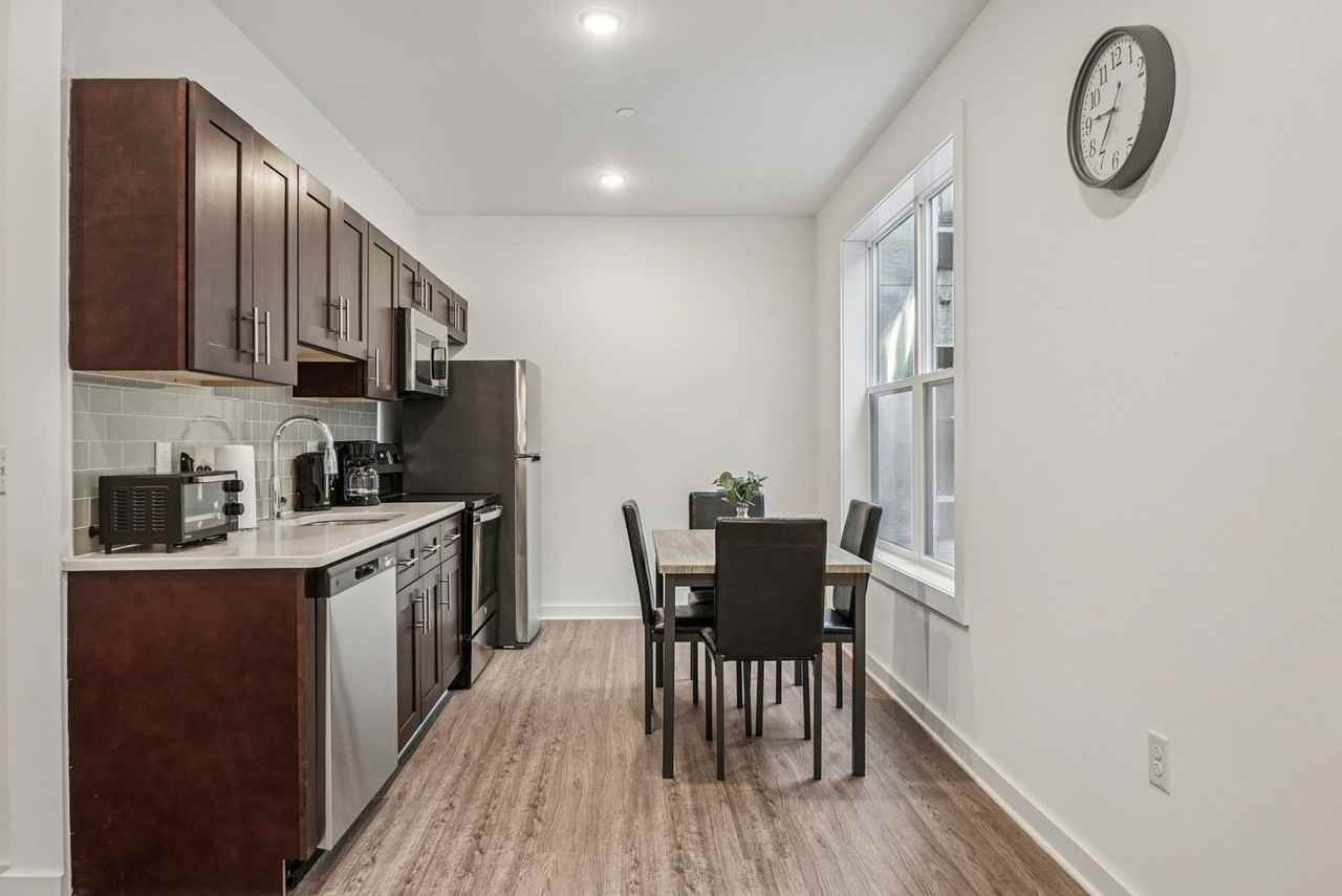 Fairmount Square - Photo 7 of 32