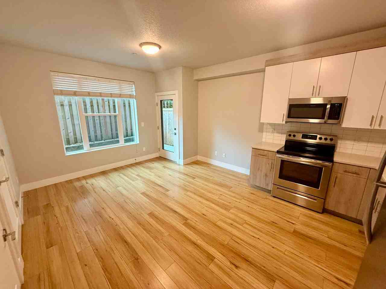 436 Ne Stafford St #07 - Photo 4 of 15