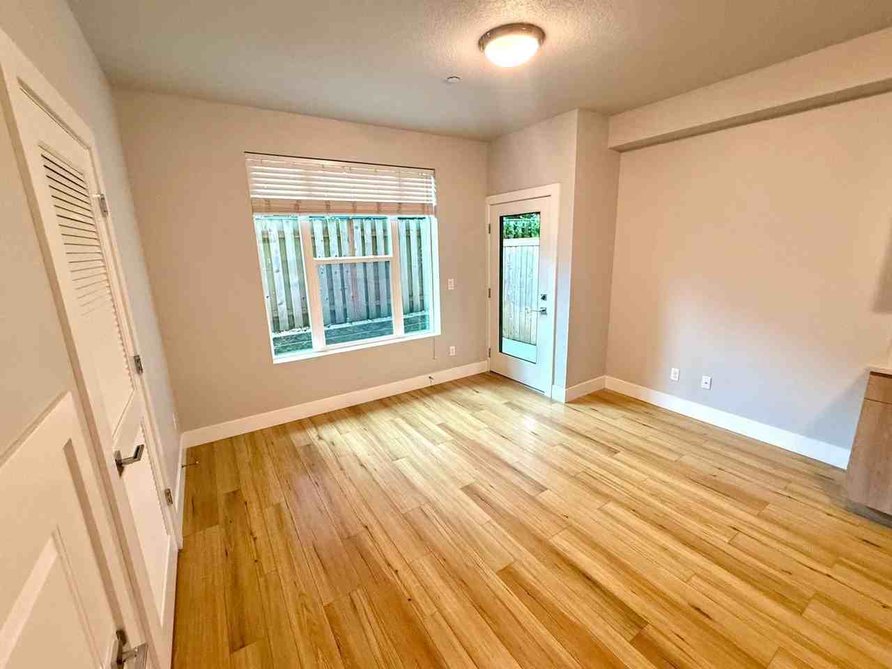 436 Ne Stafford St #07 - Photo 5 of 15