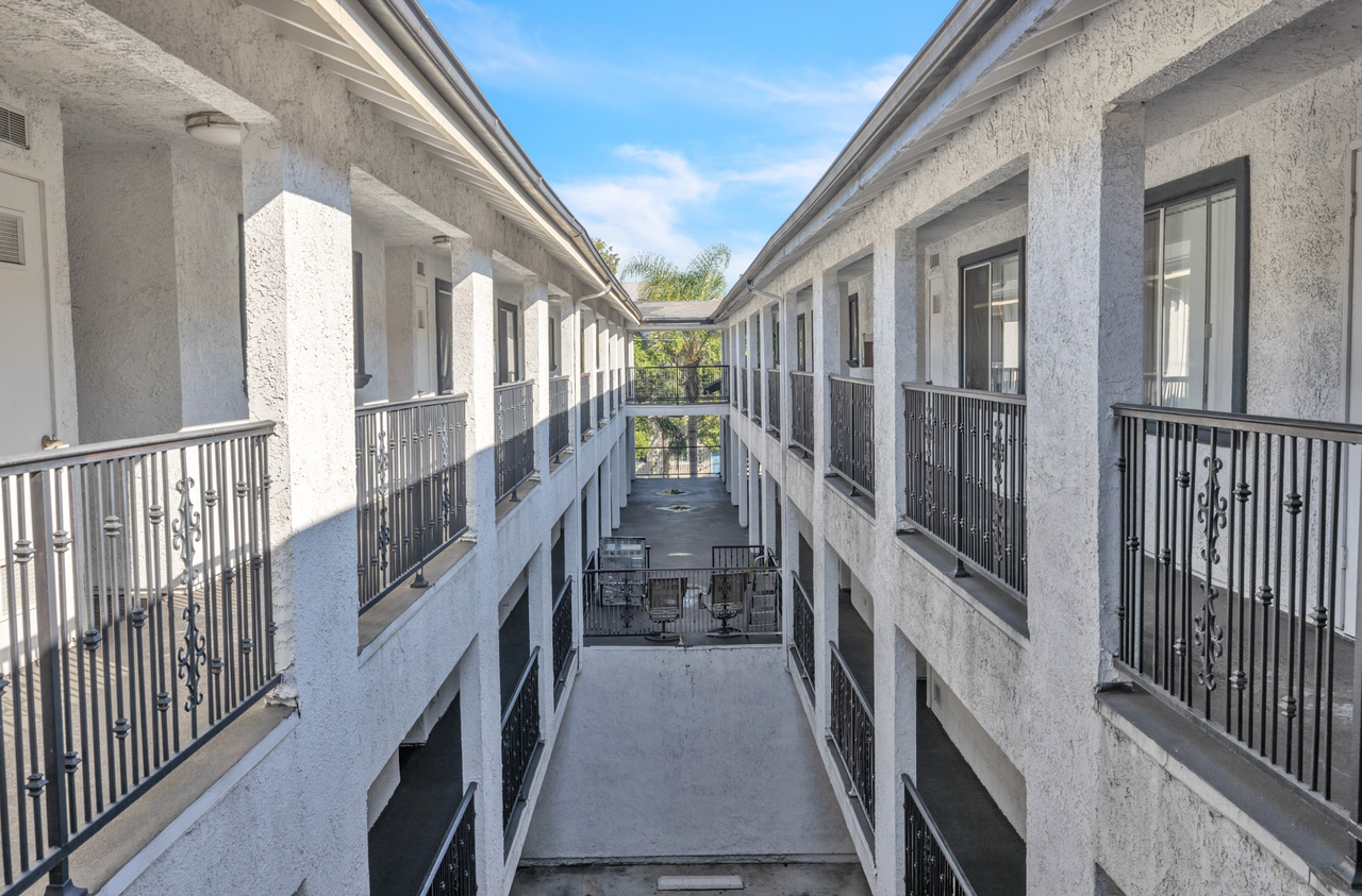 1101 - 1121 Gaviota Ave. - Photo 4 of 9