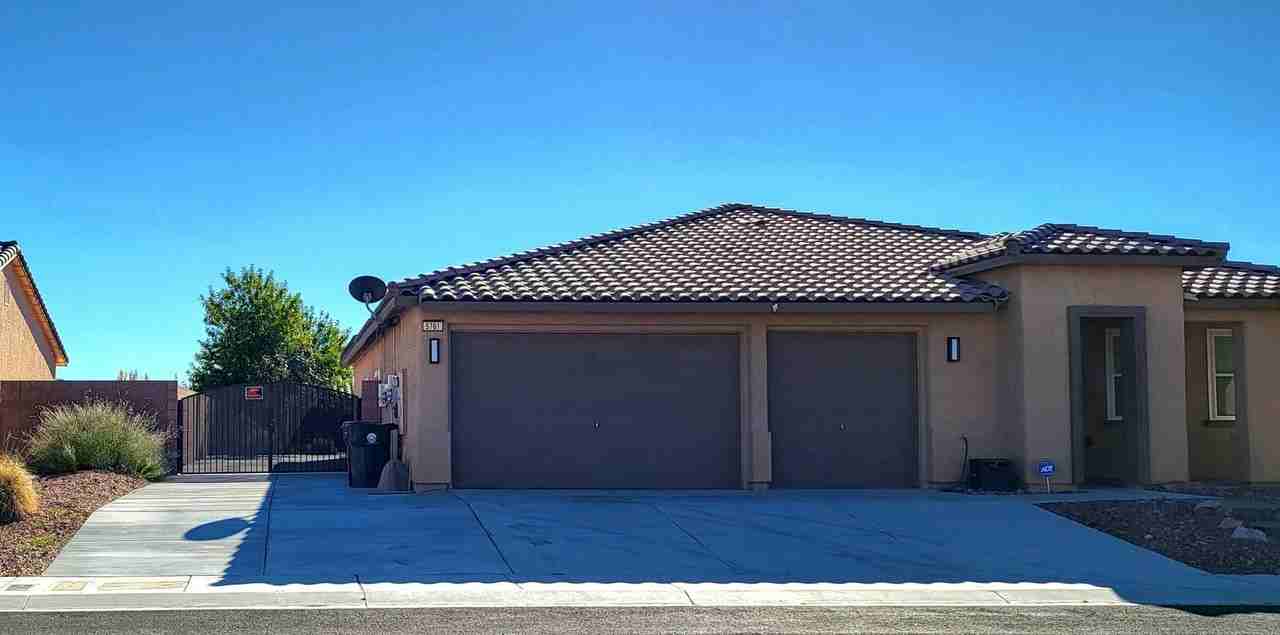 5761 E Badlands Ln - Photo 2 of 50