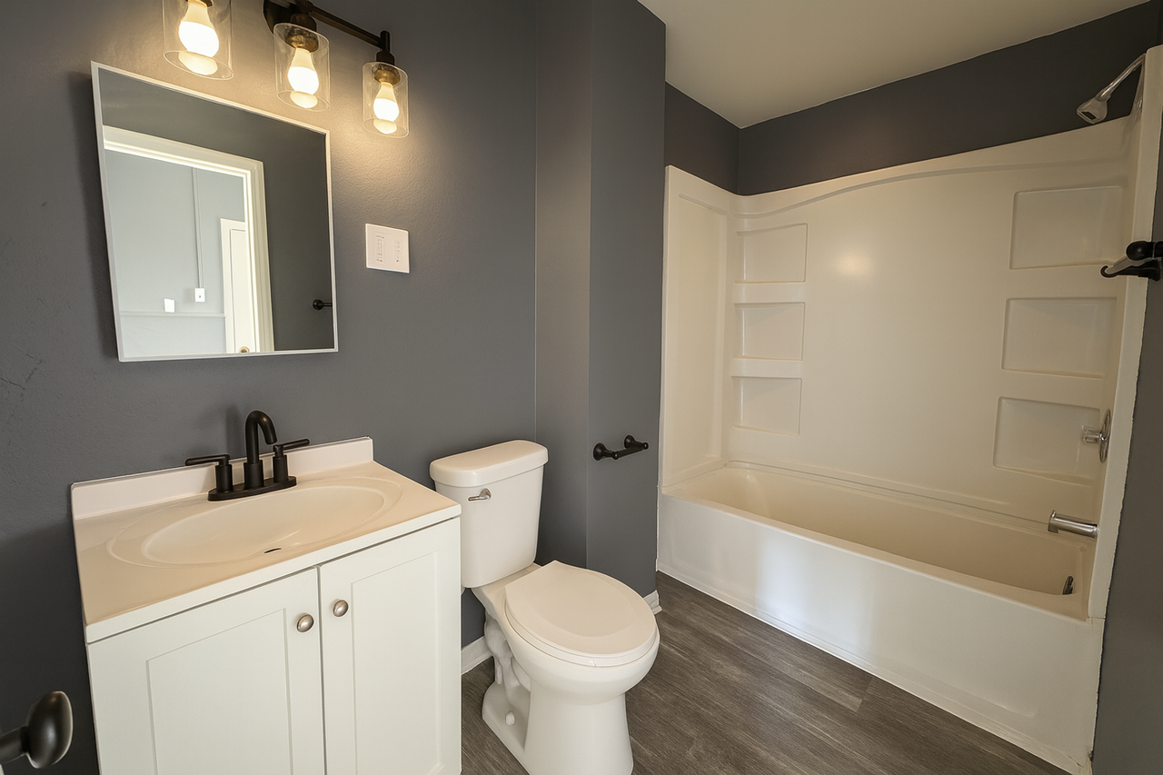 857 East Knox Street - Photo 4 of 7