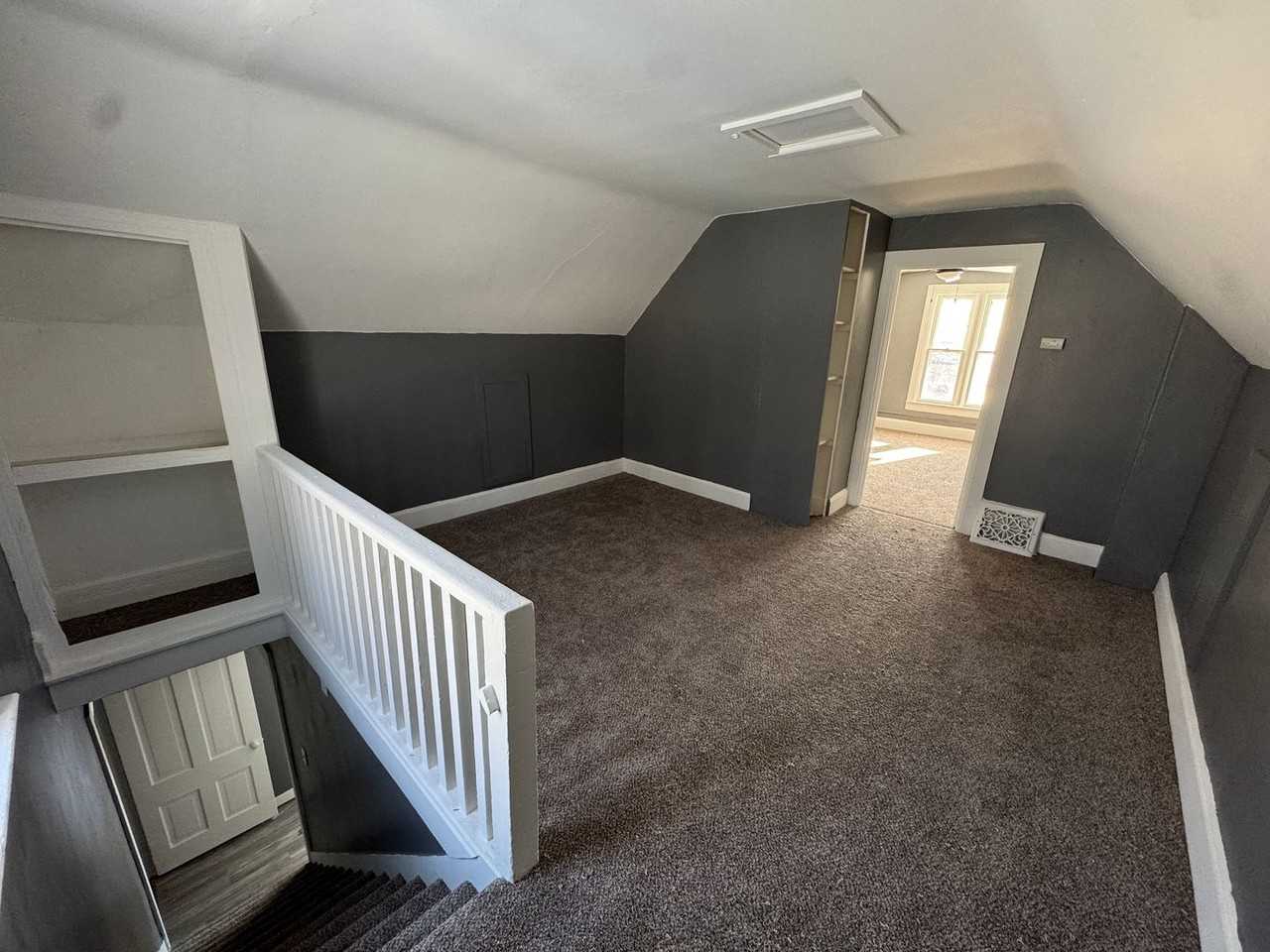 857 East Knox Street - Photo 5 of 7