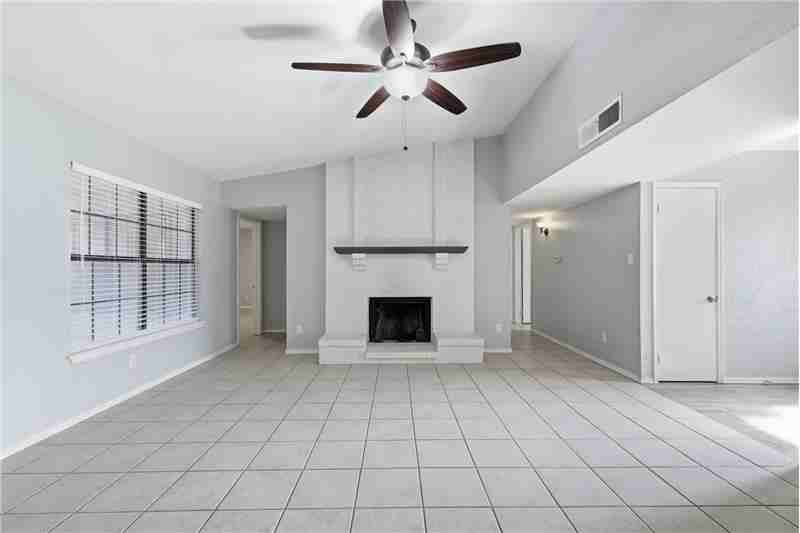 2800 Carnaby Lane - Photo 2 of 26