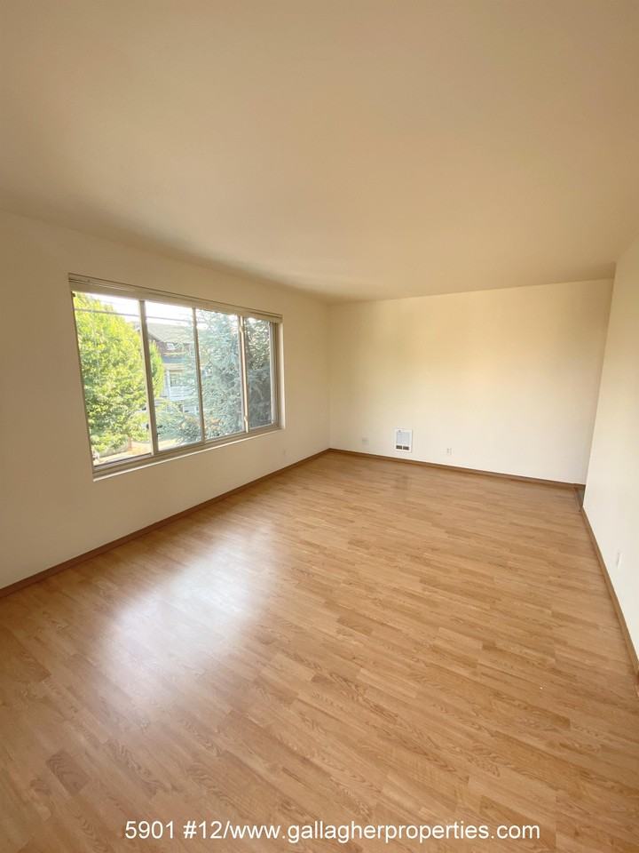 5901 - Photo 4 of 23