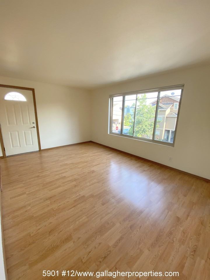 5901 - Photo 5 of 23