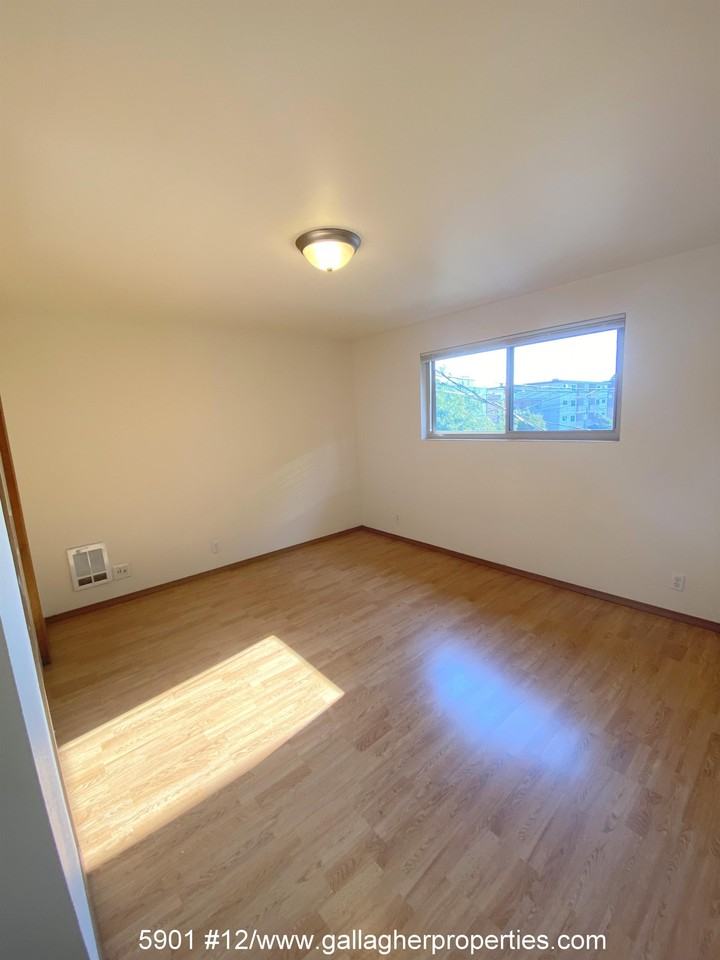 5901 - Photo 6 of 23