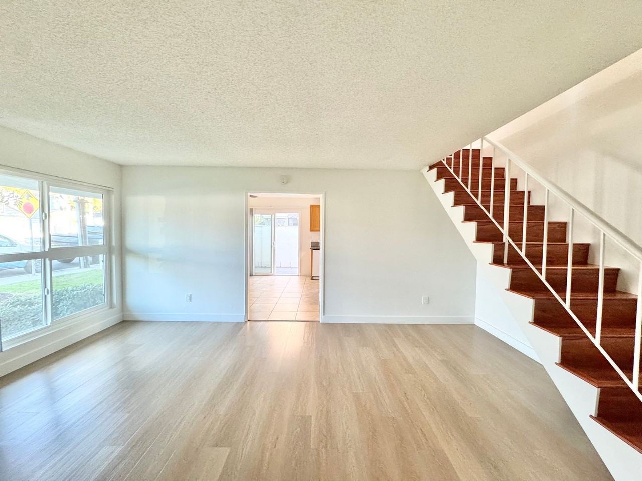 2810 -2820 Huntington St & 312 - 324 Clay Avenue - Photo 5 of 33