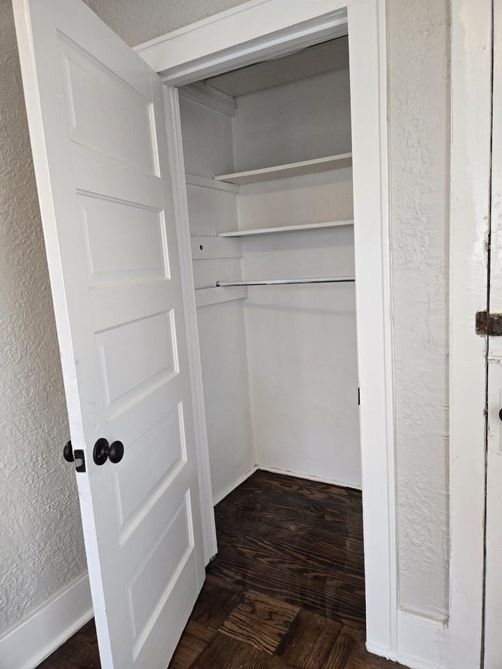 1239 Agnes Place - Photo 2 of 12