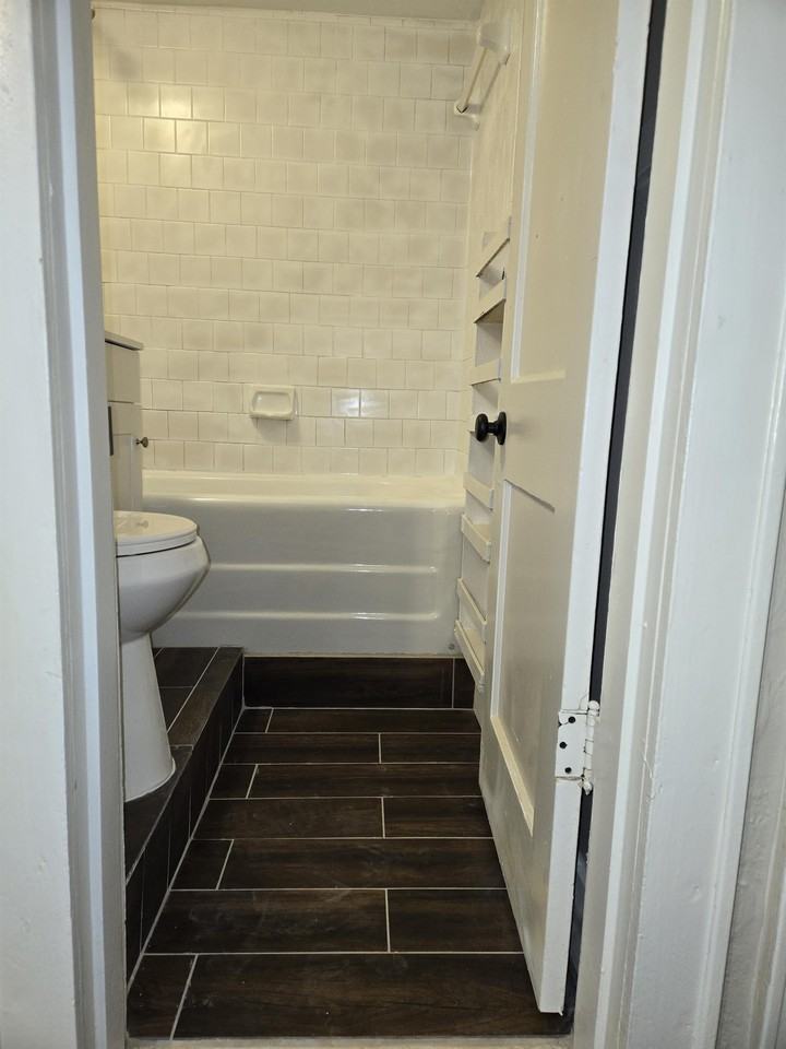 1239 Agnes Place - Photo 6 of 12