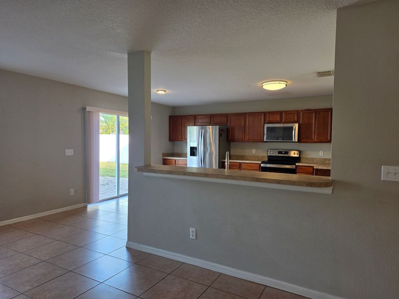 1645 Algonkin Loop - Photo 7 of 37