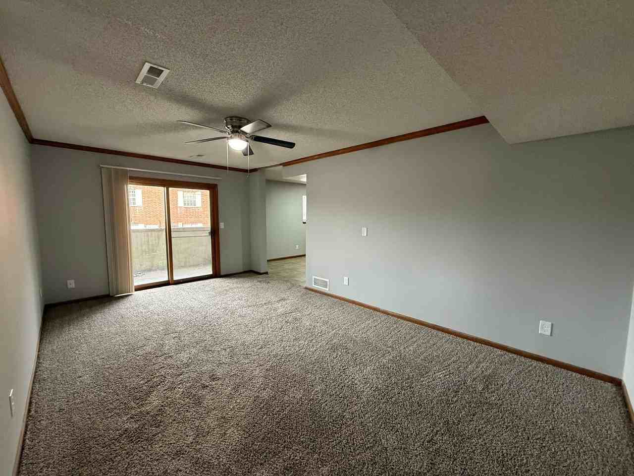 BURROAK - Photo 3 of 19