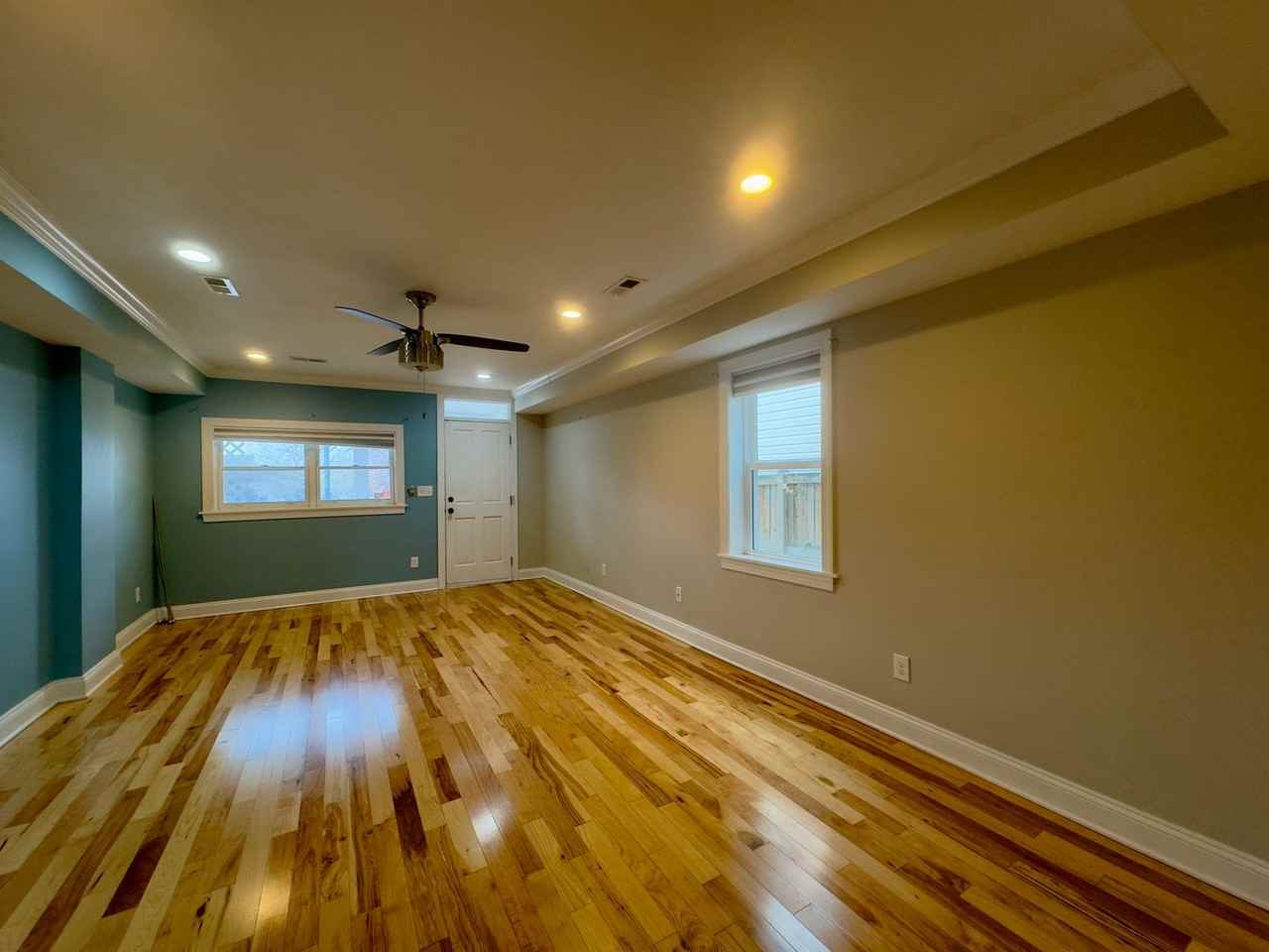 3533 Falls Rd - Photo 2 of 23