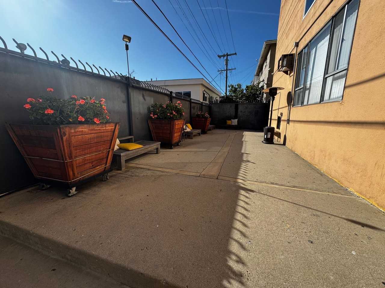 5434 Sierra Vista Ave - Photo 4 of 11