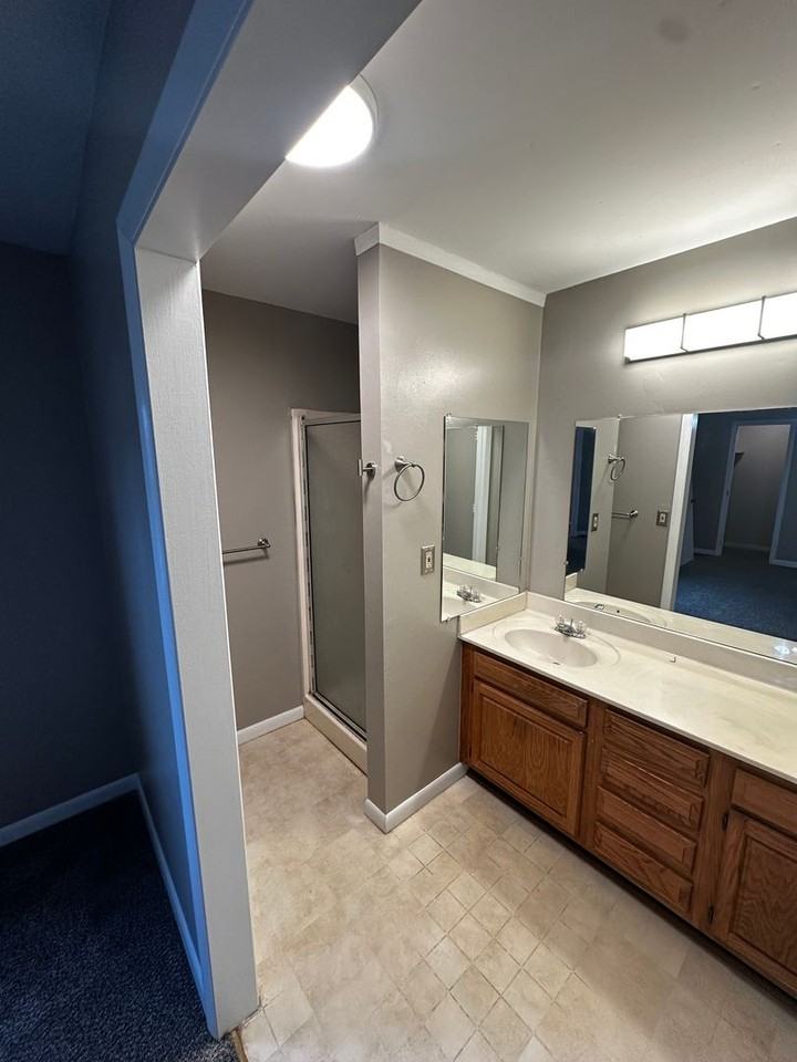 705 East Park Street - Photo 3 of 15