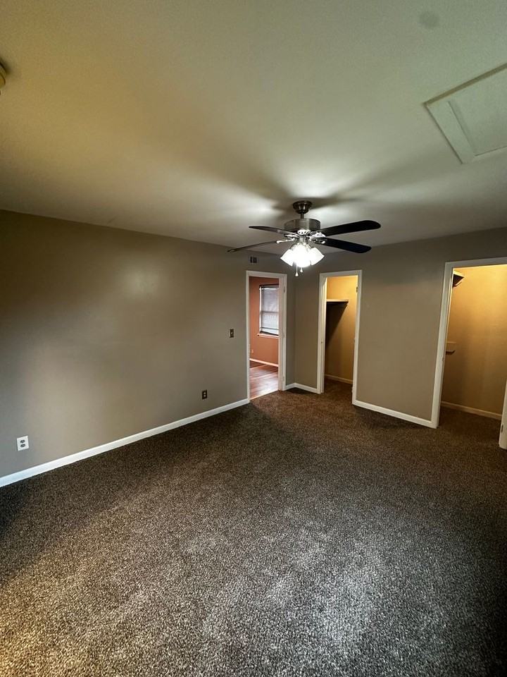 705 East Park Street - Photo 5 of 15