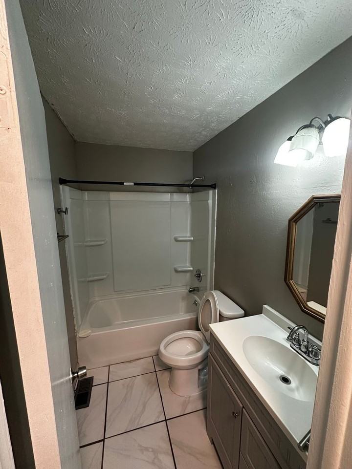 705 East Park Street - Photo 6 of 15