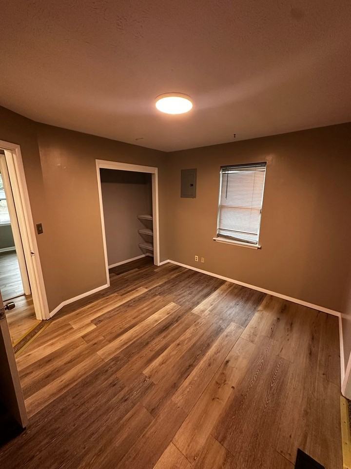 705 East Park Street - Photo 7 of 15